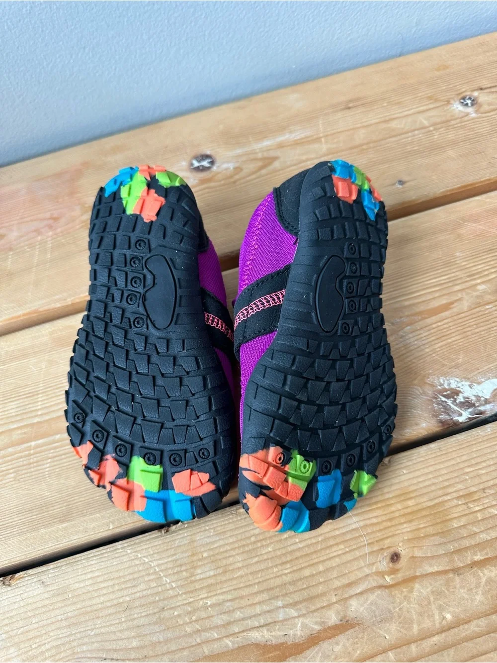 Girls water shoes size 29/11